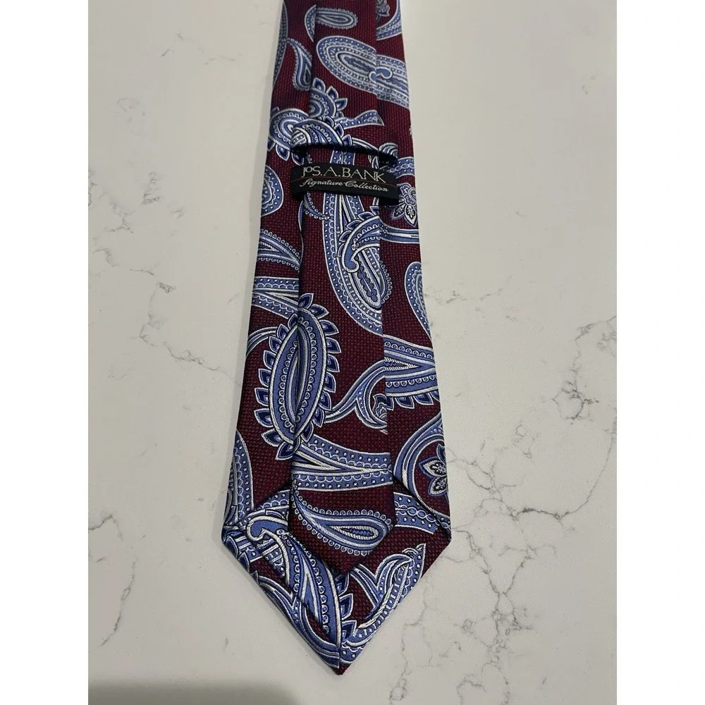 Jos A Bank Signature Collection Paisley Silk Tie Burgundy Blue Classic Mens EUC